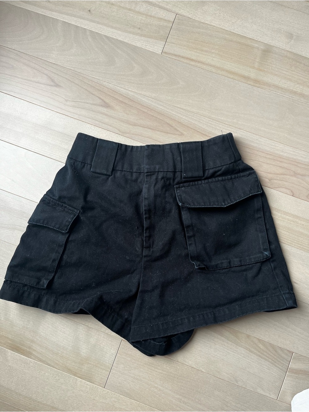 Aritzia - TNA Black Women's Cargo Pocket Shorts